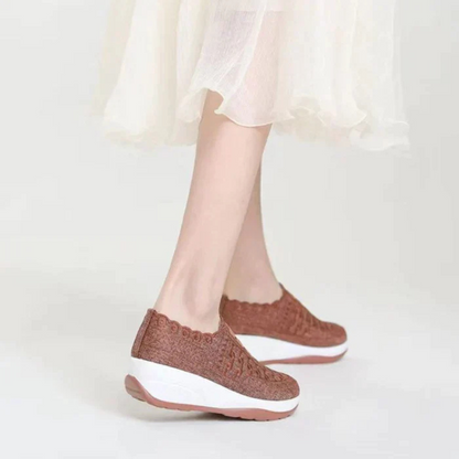 Adidași eleganți brodați, cu talpă elastică