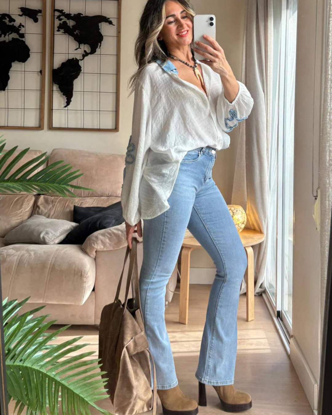 Pantaloni Medii cu Picior Evazat pentru Femei