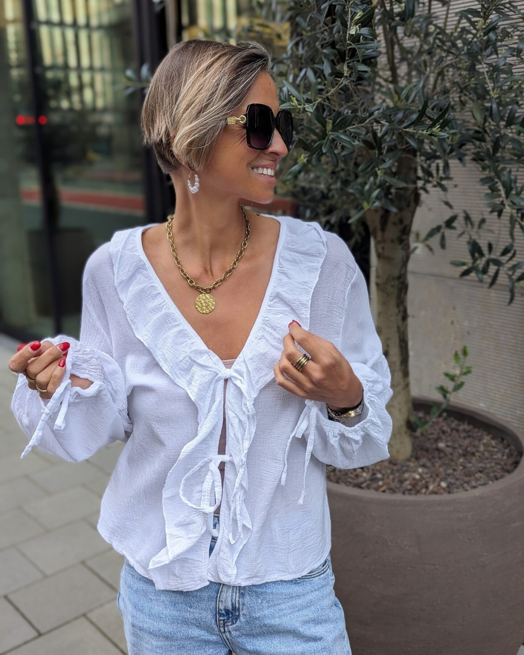 Bluză cu Volane, cu Fundiță în Față, din țesătură Ușoară și Mâneci Bufante