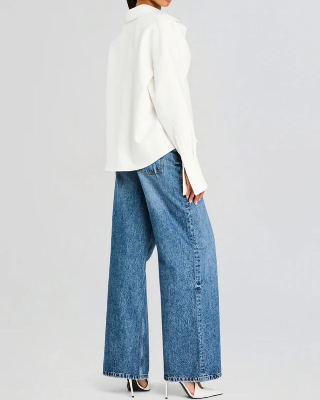 Cămașă minimalistă cu mâneci lungi nasturi și croială lejeră pentru femei