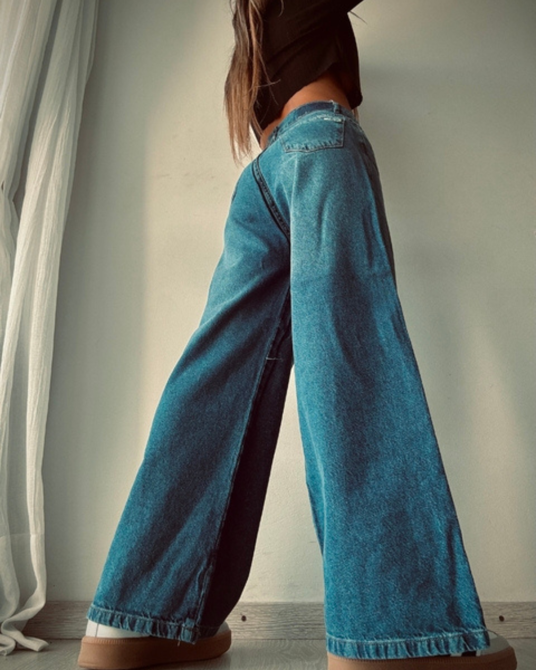 Blugi Largi și Ușori cu Talie Înaltă și Stil Relaxat