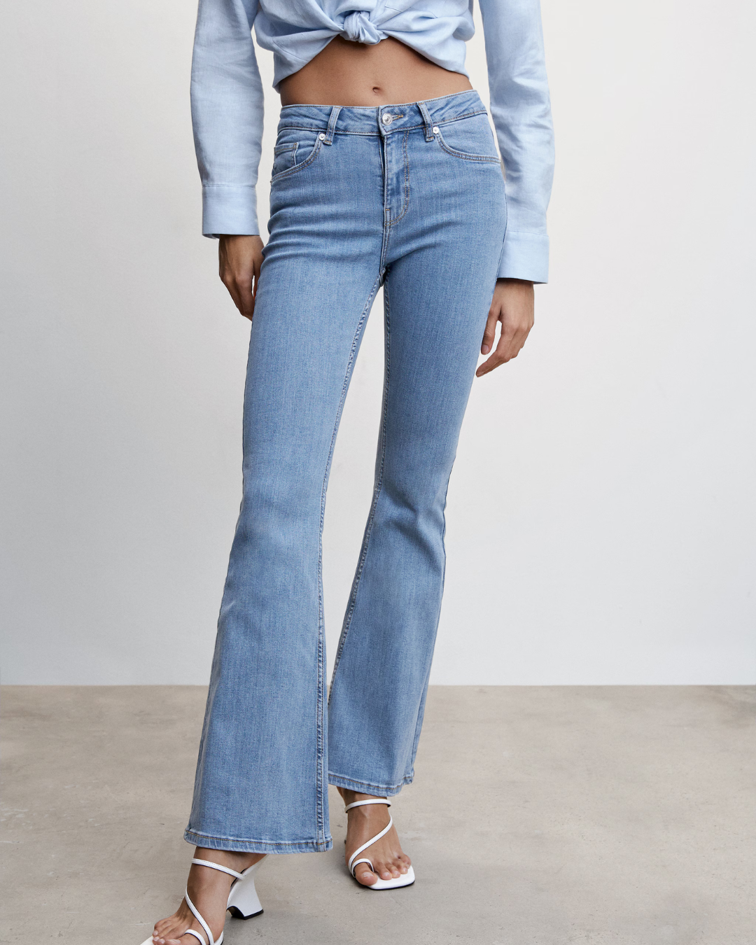 Pantaloni Medii cu Picior Evazat pentru Femei