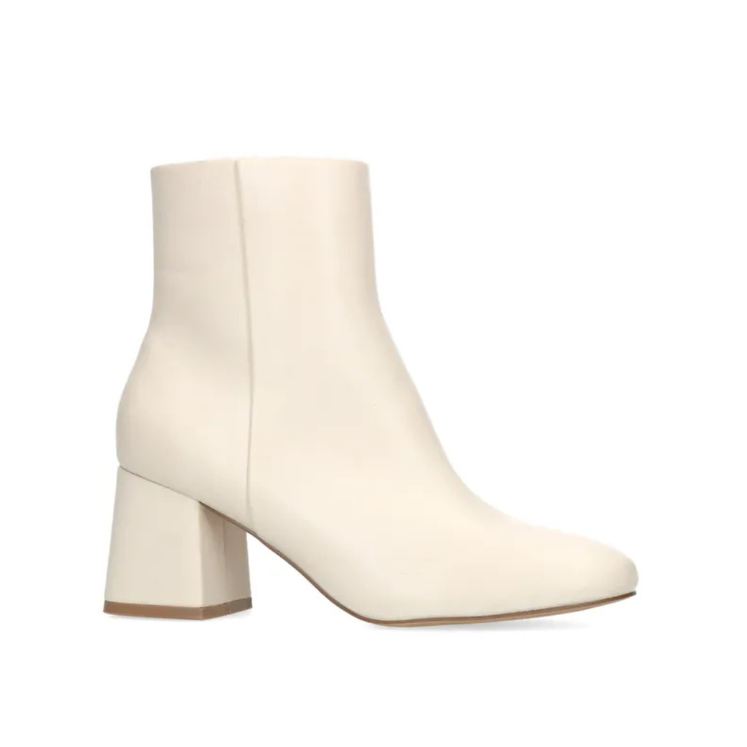 Ghete pentru femei cu finisaj elegant și toc înalt